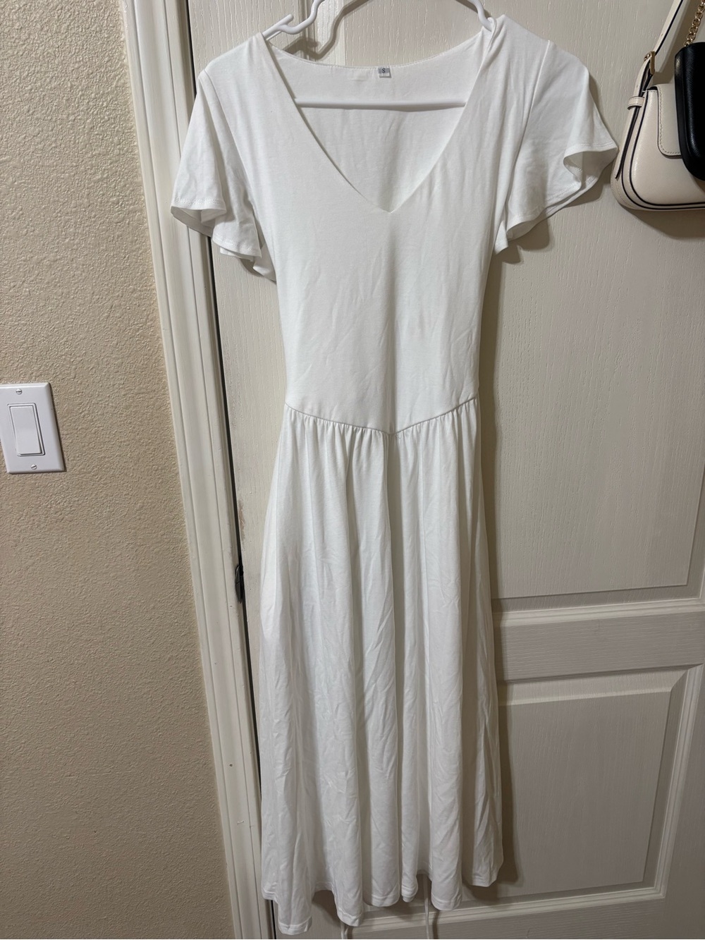 Women’s White V-Neck Flutter Sleeve Midi Dress